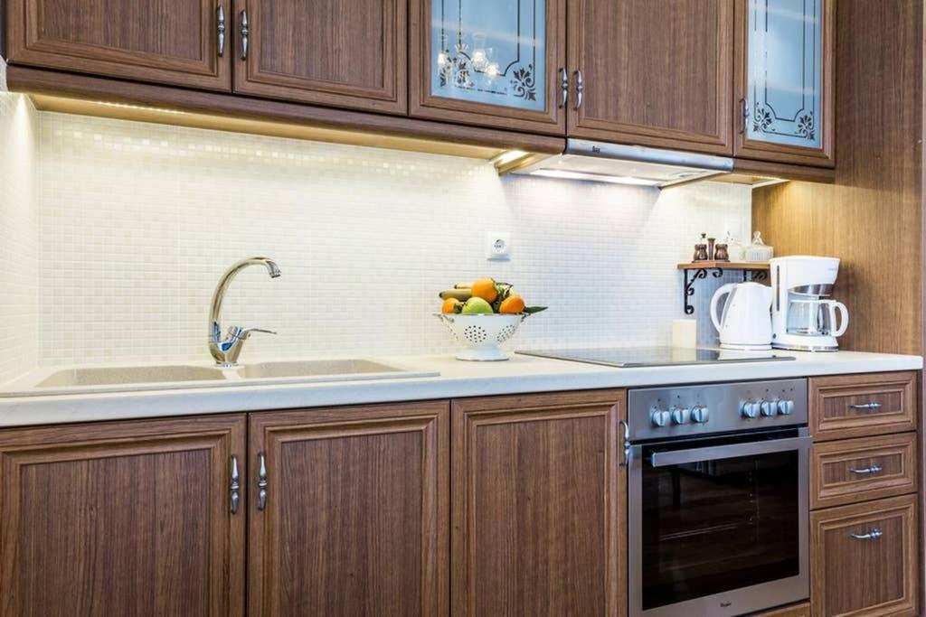Neoclassical With 3 Bedrooms In *