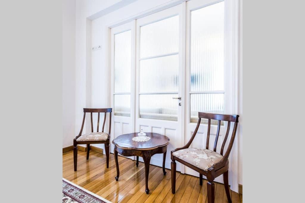 Neoclassical With 3 Bedrooms In * Pireus