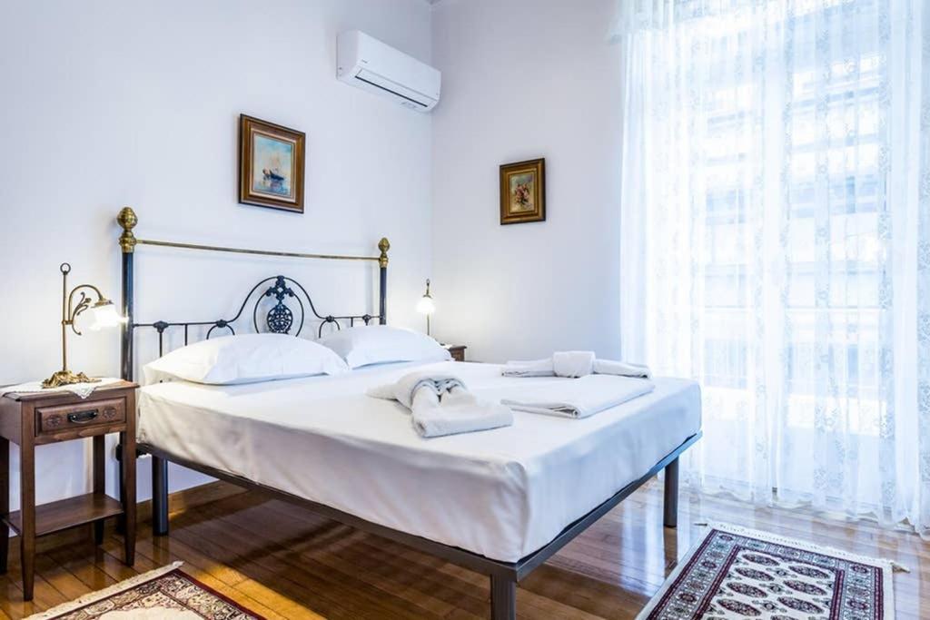 Neoclassical With 3 Bedrooms In Pireus