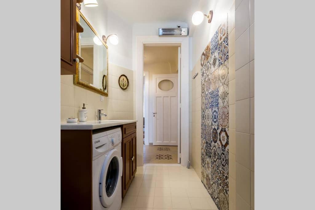 Neoclassical With 3 Bedrooms In